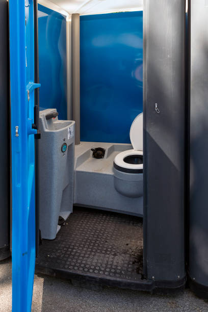 Best Porta potty rental near me  in Henryville, IN
